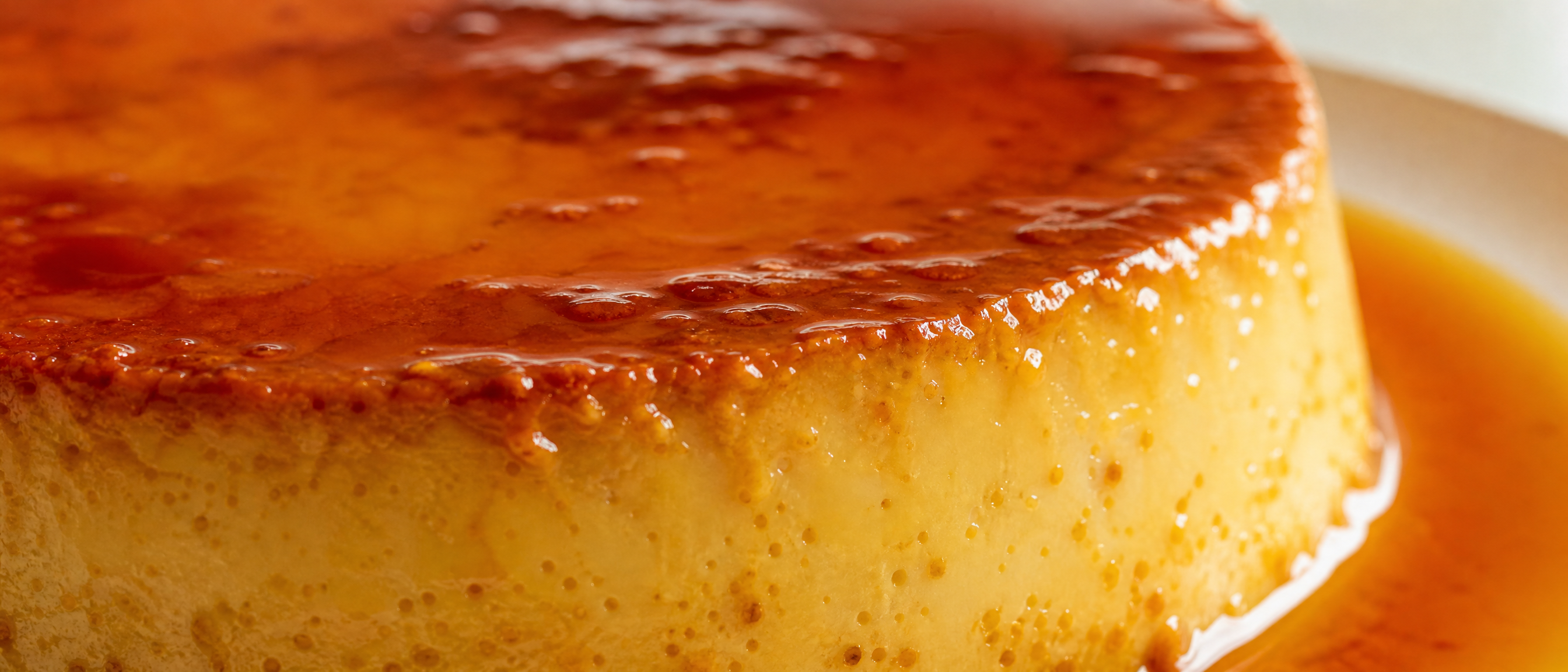 Close-up of caramel glaze on quesillo